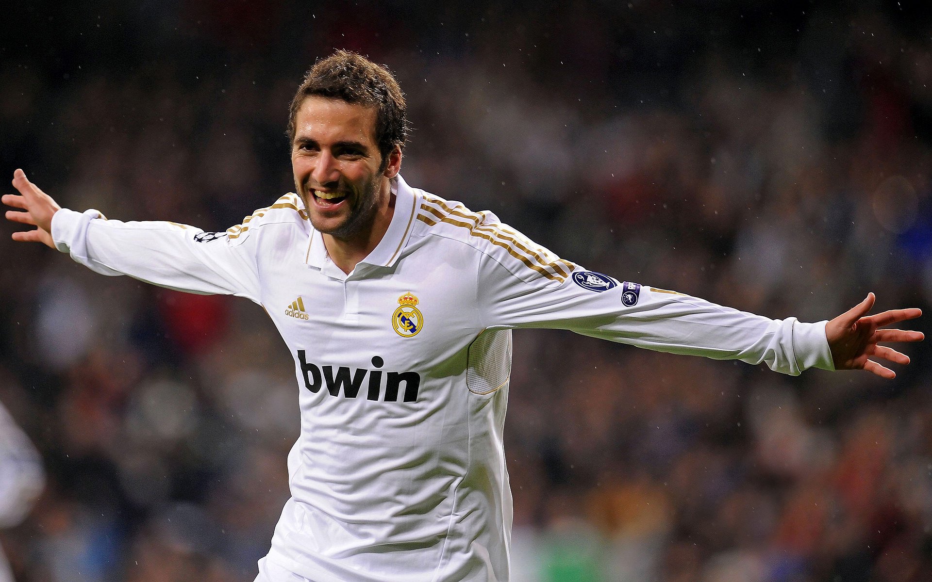 点球大战惊心动魄，蓝鹰逆转夺冠创历史