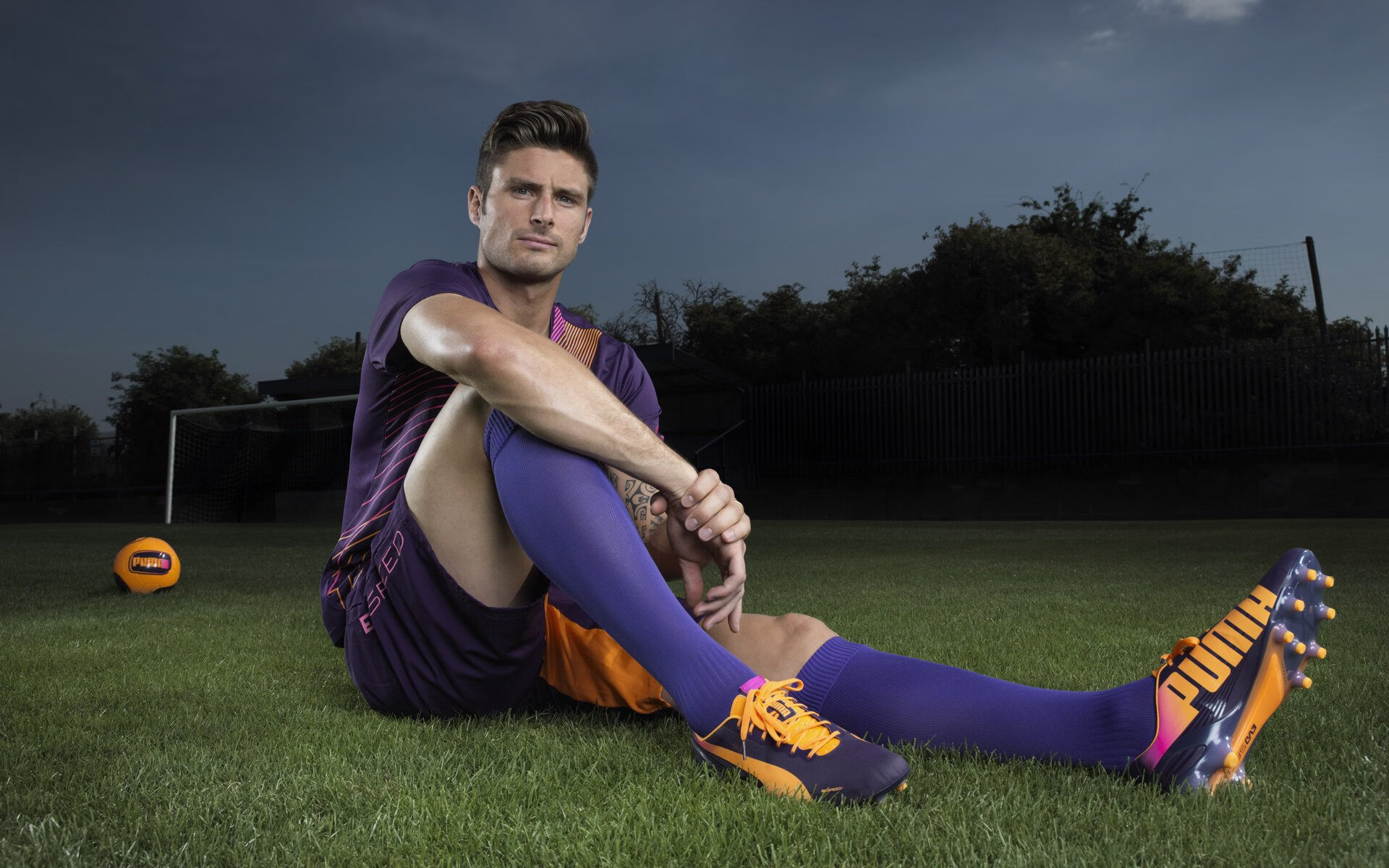 纳达尔鏖战五盘惊险晋级 法网男单八强再显红土之王本色